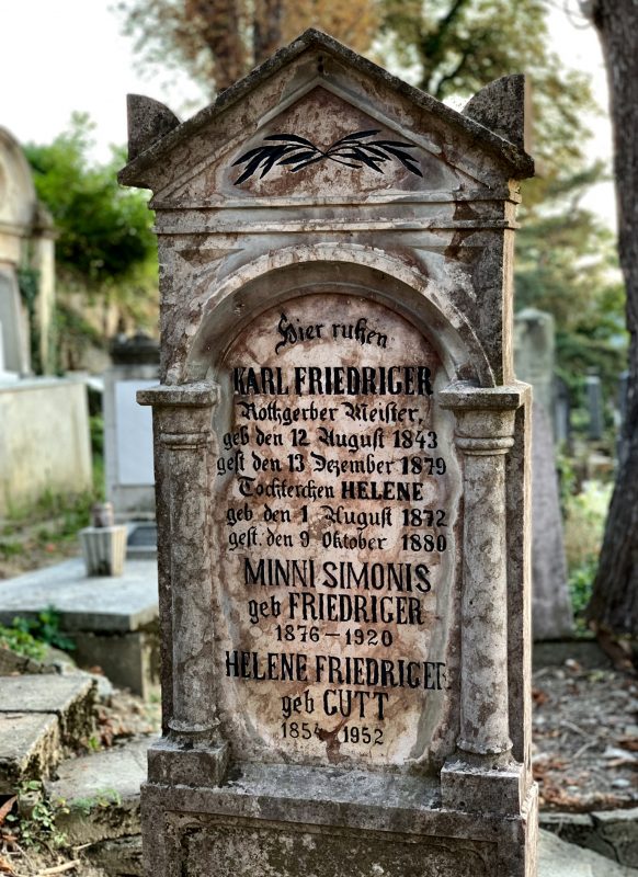 Lapida en el cementerio sajón de Siguisohara