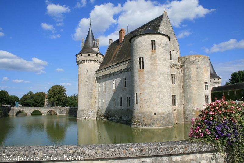 Fachada del Castillo Sully -sur-Loire