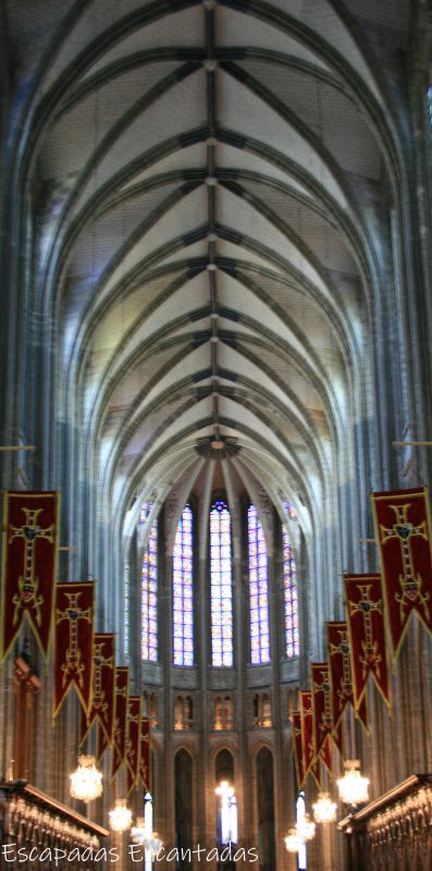 Interior de la Catedral de Orleans