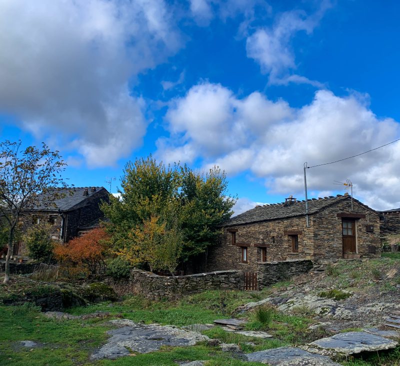 pueblos negros de guadalajara