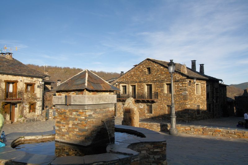 Plaza en Valverde de los Arroyos