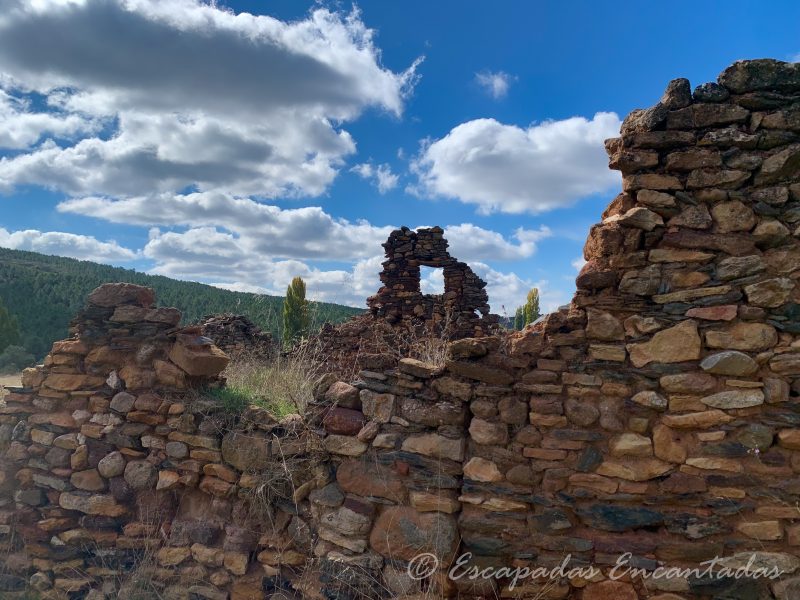 Muros derruidos de Sacedoncillo