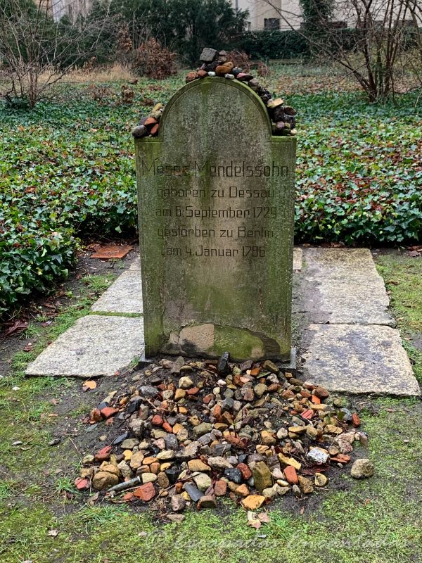 Tumba antiguo cementerio judío Berlín