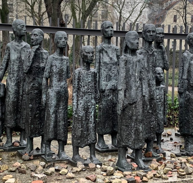 Escultura cementerio judío Berlín