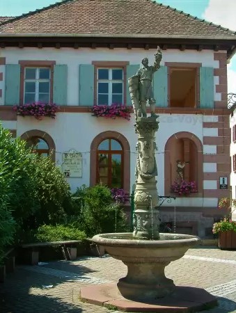 Fountain du Vigneron, Riveauville