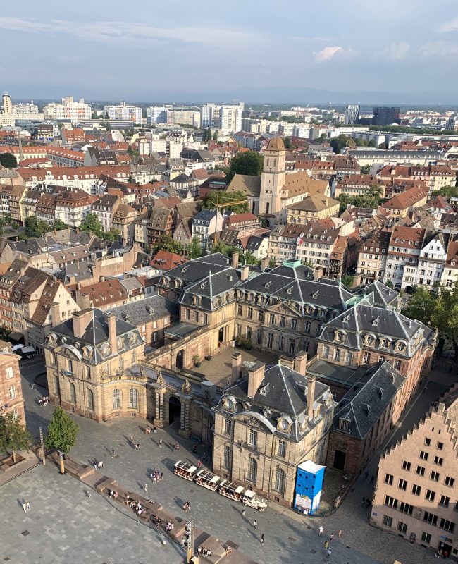 Palacio Rohan desde la Catedral