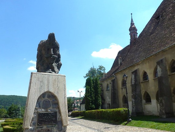 Estatua Vlad Tepes en Siguisohara