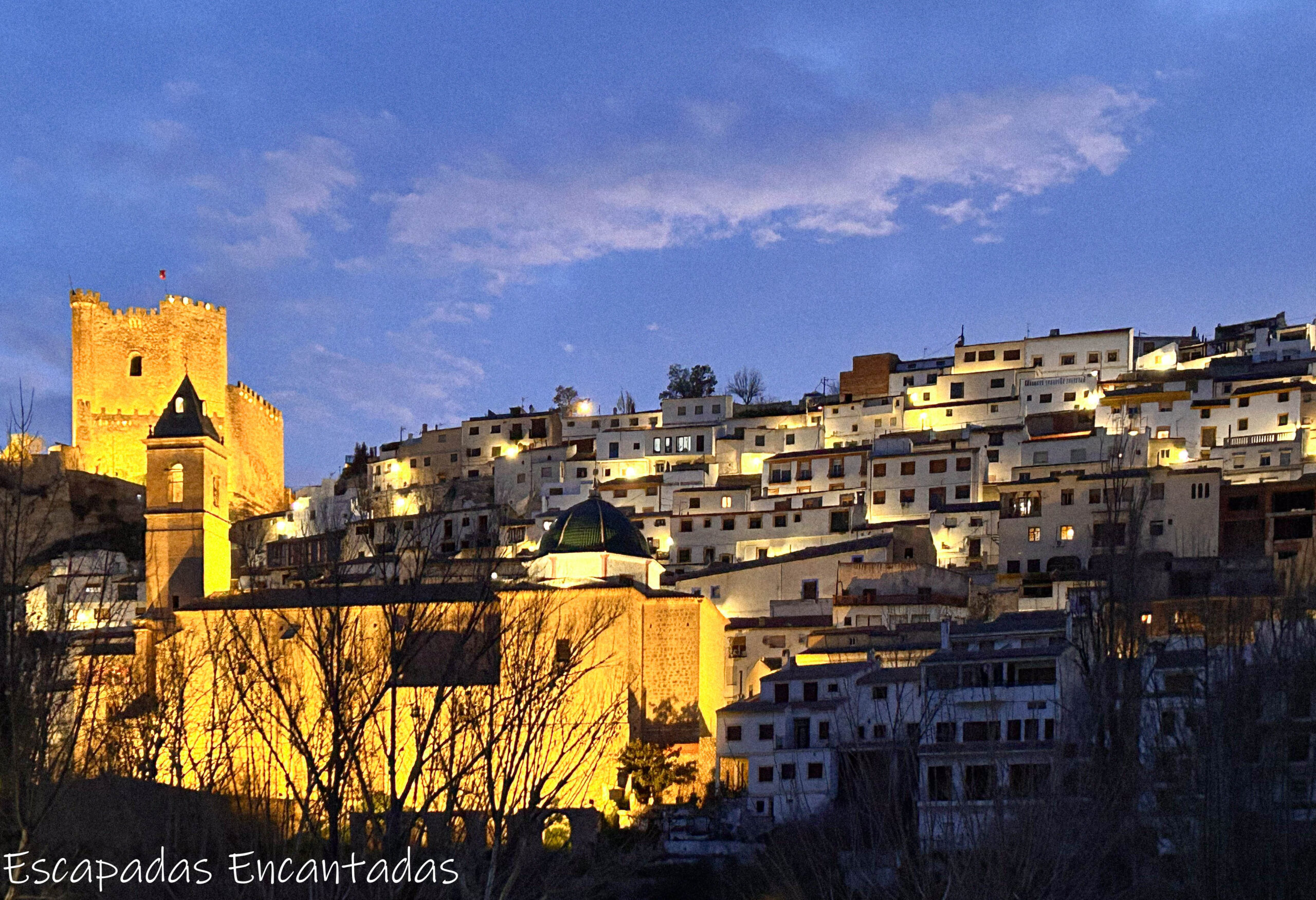 Alcalá del Júcar iluminada