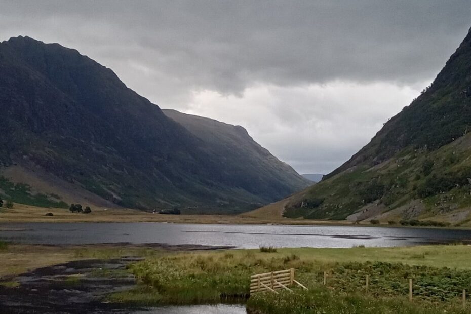 Ruta por Loch Achtriochtan y Lower Glen 