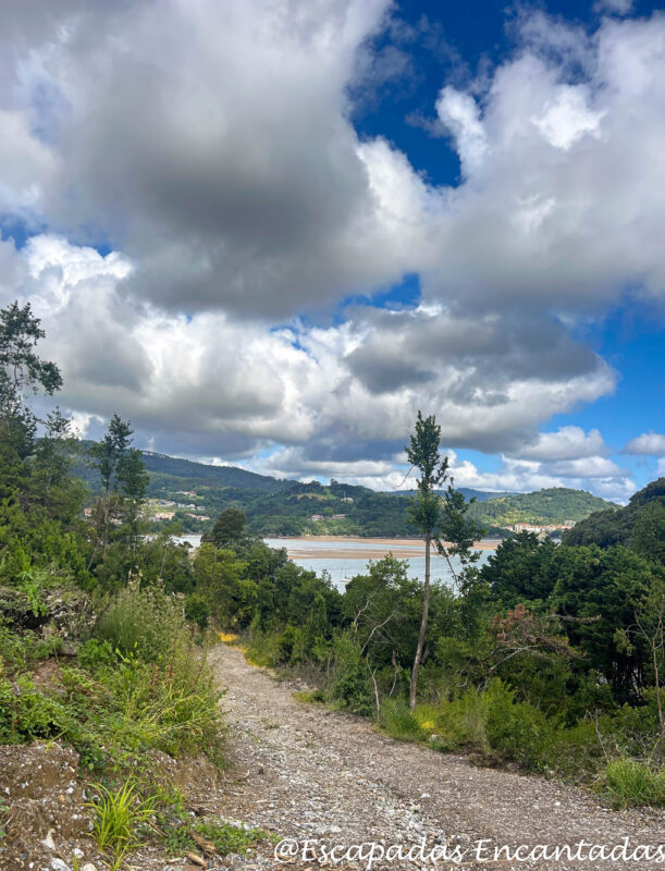 Ruta a la ermita de Atxarre