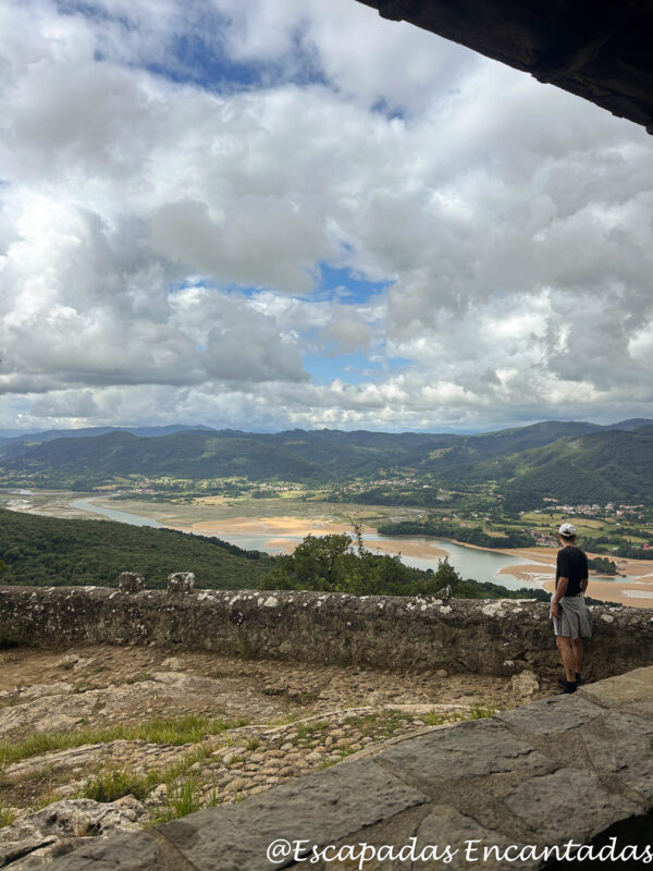 Vistas ermita San Juan de Atxarre